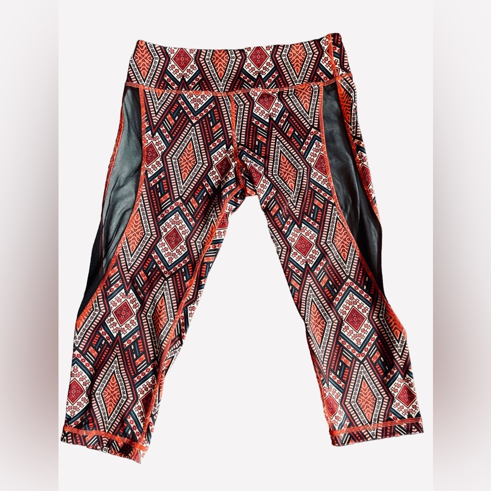Temple Flower Yoga Pants NWOT